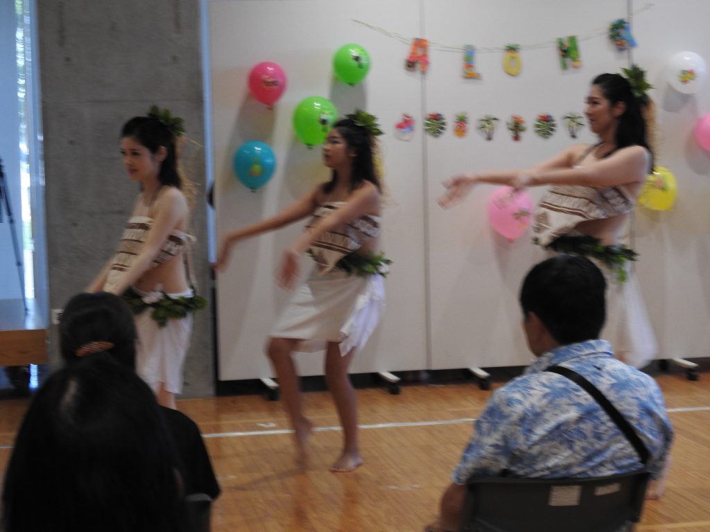フラダンスの様子１