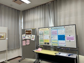 英語サークルによる小説「星の王子さま」のお気に入り場面を英語で紹介したパネル